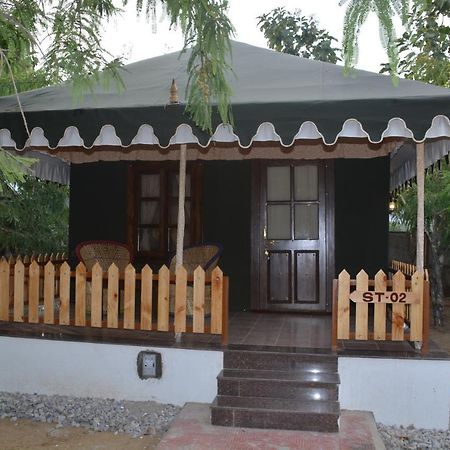 Gulmohar Sariska Resort Bairat Экстерьер фото