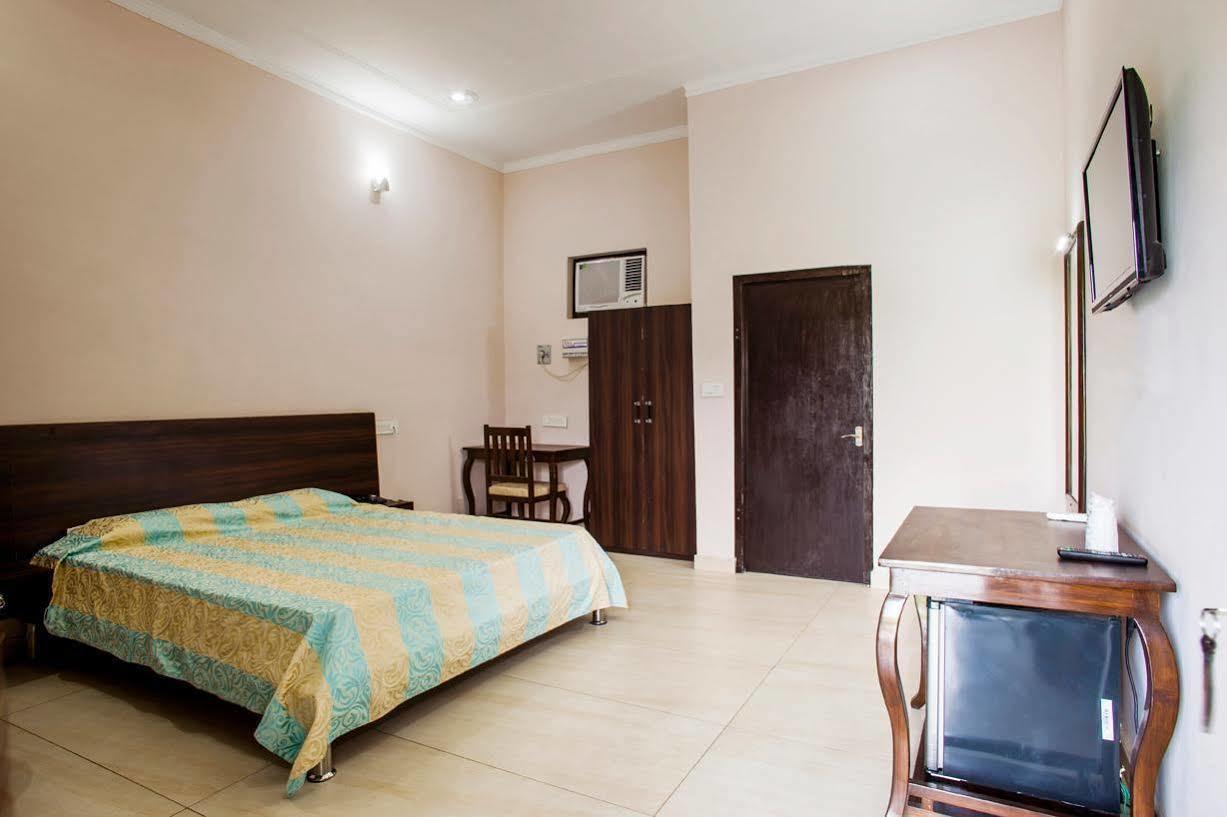 Gulmohar Sariska Resort Bairat Экстерьер фото