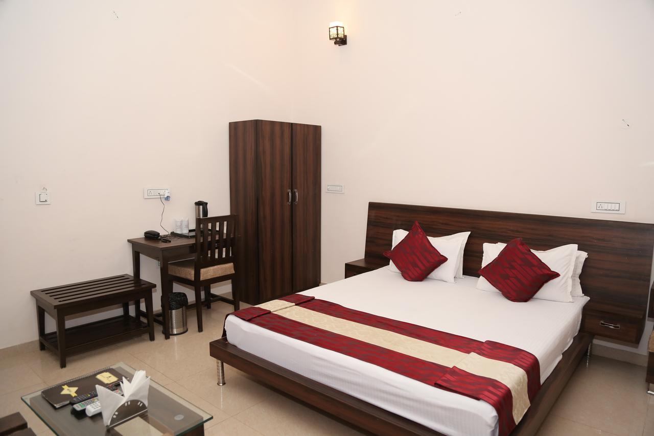 Gulmohar Sariska Resort Bairat Экстерьер фото