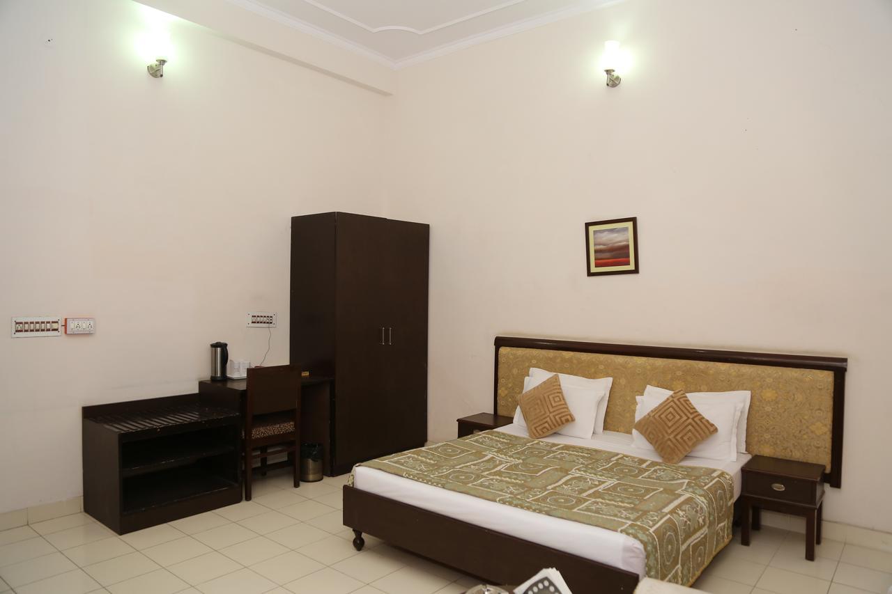 Gulmohar Sariska Resort Bairat Экстерьер фото