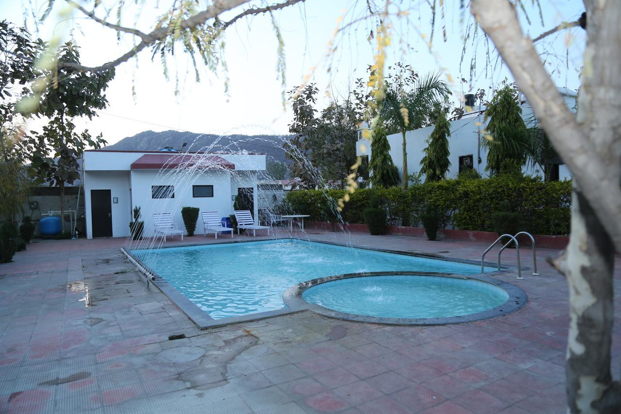 Gulmohar Sariska Resort Bairat Экстерьер фото
