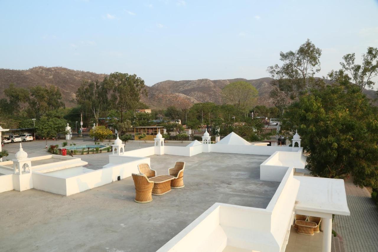 Gulmohar Sariska Resort Bairat Экстерьер фото