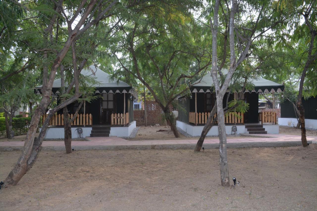 Gulmohar Sariska Resort Bairat Экстерьер фото